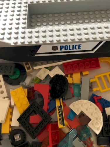 Lot/vrac de pièces de Lego plus bateau de police