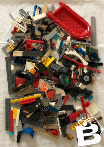 Lot/vrac de pièces de Lego plus zodiaque