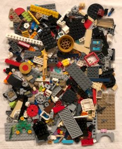 Lot/bulk of Lego pieces