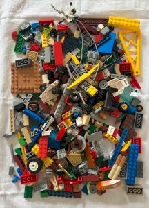 Lot/bulk of Lego pieces