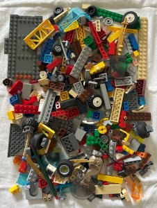 Lot/bulk of Lego pieces