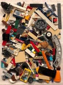 Lot/bulk of Lego pieces