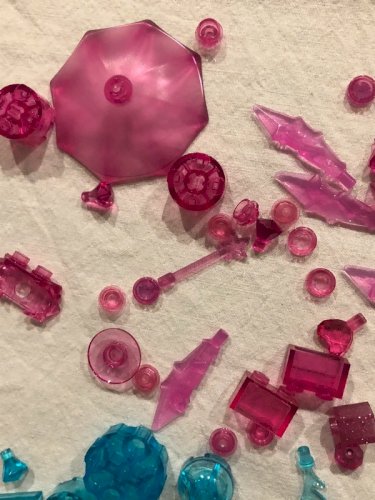 Lot/vrac de pièces Lego roses et bleues translucides