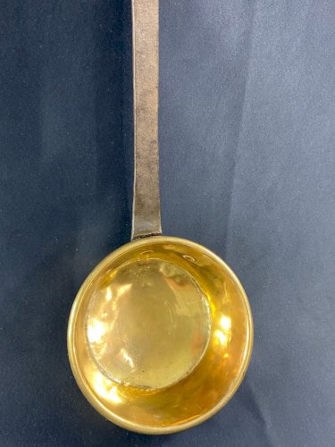 Louche poche à eau en laiton étamé fin XVIIIe début XIXe