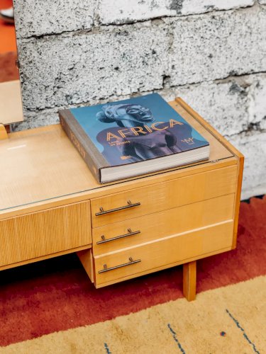 Louise, la coiffeuse basse en bois N°136