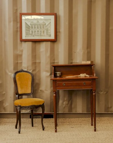 Louise, la coiffeuse en bois et son fauteuil en velours N°192