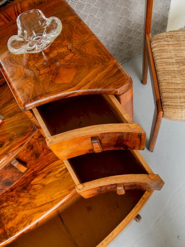 Louise, la coiffeuse en bois N°120