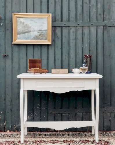 Louise, la coiffeuse en bois N°122