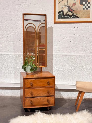 Louise, la coiffeuse en bois N°144