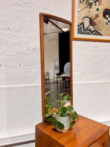 Louise, la coiffeuse en bois N°144