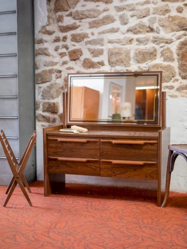 Louise, la coiffeuse en bois N°167