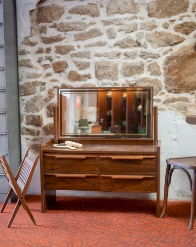 Louise, la coiffeuse en bois N°167