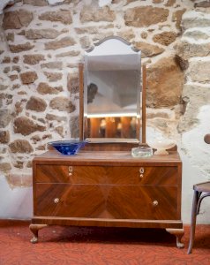 Louise, la coiffeuse en bois N°169