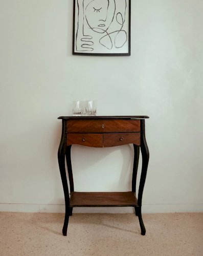 Louise, la coiffeuse en bois N°212