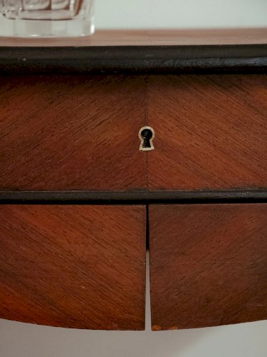 Louise, la coiffeuse en bois N°212