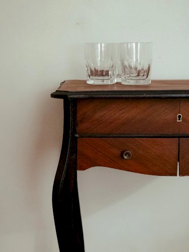 Louise, la coiffeuse en bois N°212