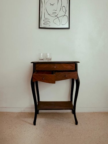 Louise, la coiffeuse en bois N°212