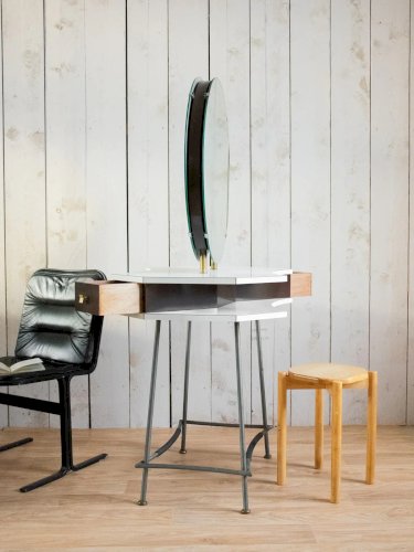 Louise, la coiffeuse en formica N°220