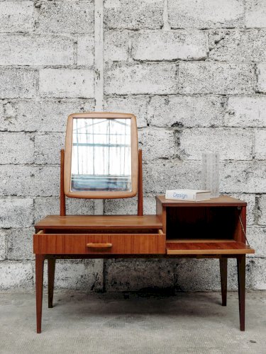 Louise, la coiffeuse en teck N°98