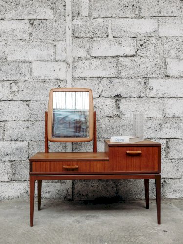 Louise, la coiffeuse en teck N°98