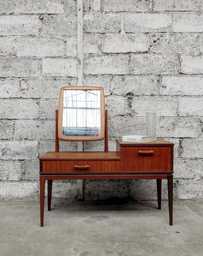 Louise, la coiffeuse en teck N°98