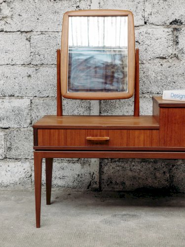 Louise, la coiffeuse en teck N°98