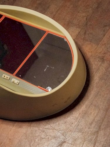 Louise, la coiffeuse murale space age N°207