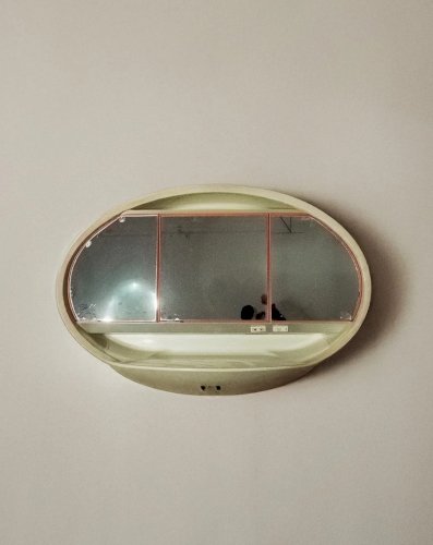 Louise, la coiffeuse murale space age N°207