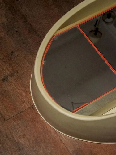 Louise, la coiffeuse murale space age N°207