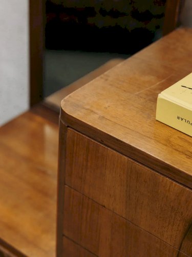 Louise, la grande coiffeuse en bois N°162