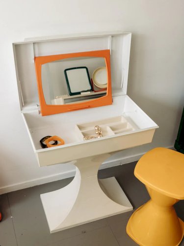 Louise, la petite coiffeuse N°139