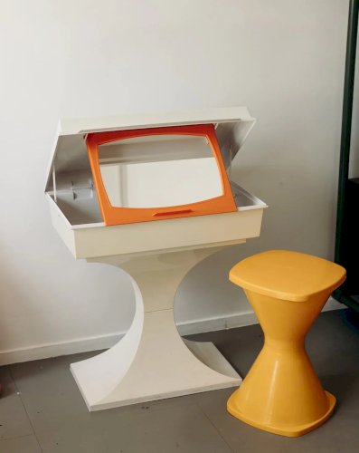 Louise, la petite coiffeuse N°139