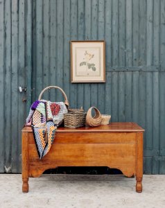 Lucien, the large wooden trunk No. 96