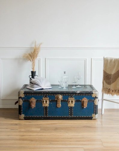 Lucienne, la grade malle bleue N°196