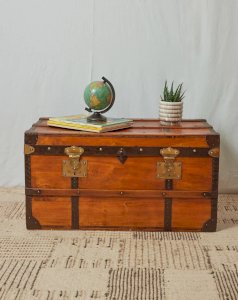 Lucienne, the large light wood trunk No. 236