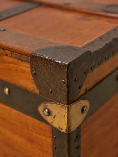 Lucienne, la grande malle en bois clair N°236