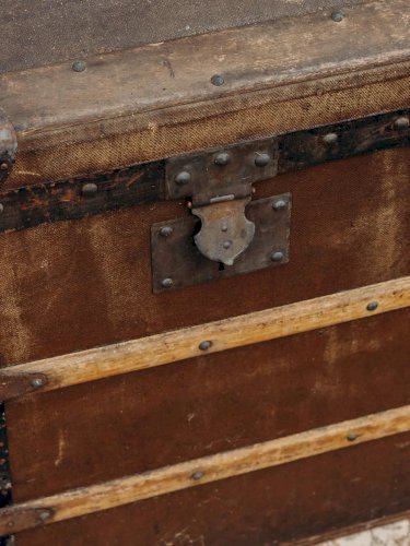 Lucienne, la grande malle en bois N°267