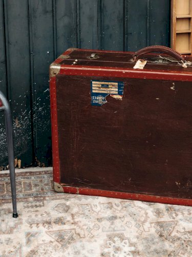 Lucienne, la malle armoire cartonnée N°188