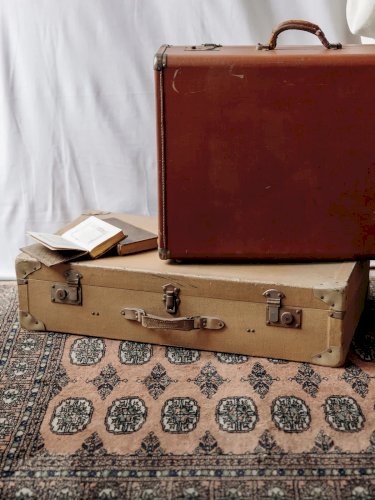 Lucienne, la malle beige cartonnée N°193