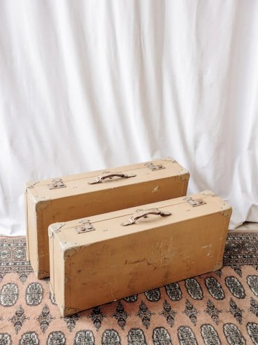 Lucienne, la malle beige cartonnée N°194