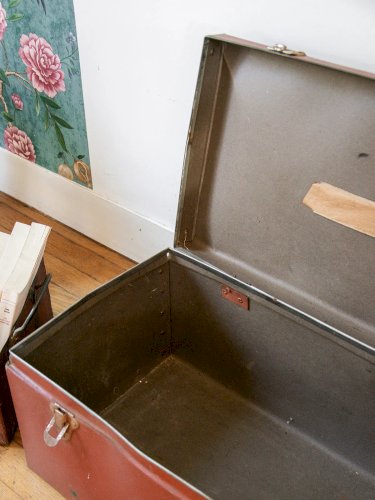 Lucienne, la malle bordeaux N°130