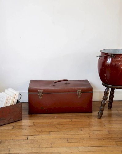 Lucienne, la malle bordeaux N°130