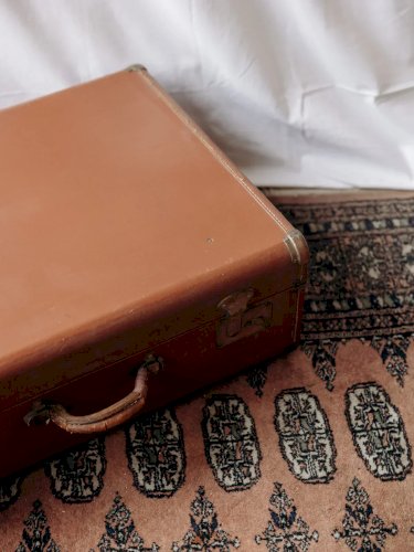 Lucienne, la malle marron cartonnée N°195