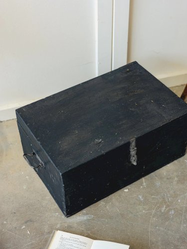 Lucienne, la petite malle en bois N°265