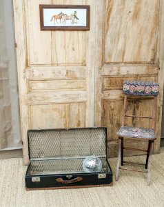 Lucienne, the black suitcase No. 74