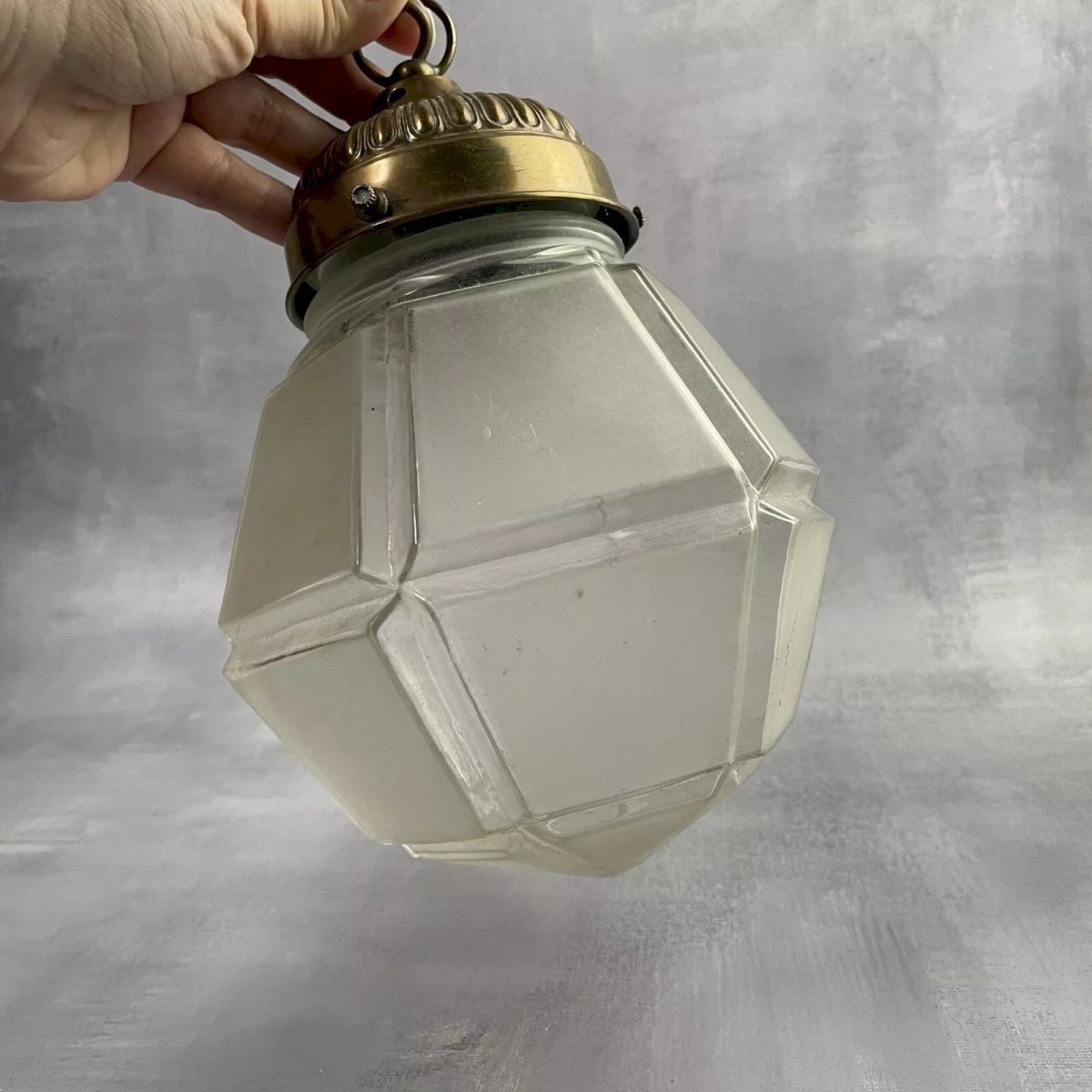 Lustre Vintage Demi-globe En Verre Dépoli – Suspension Plafonnier