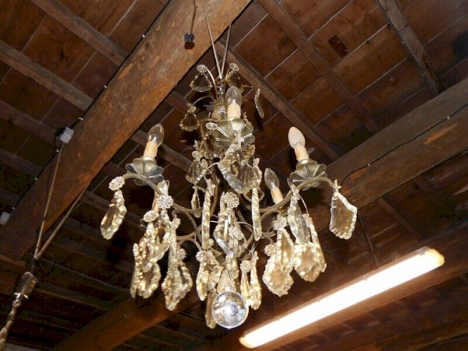 LUSTRE A PAMPILLES ET LAITON 6 AMPOULES N 7