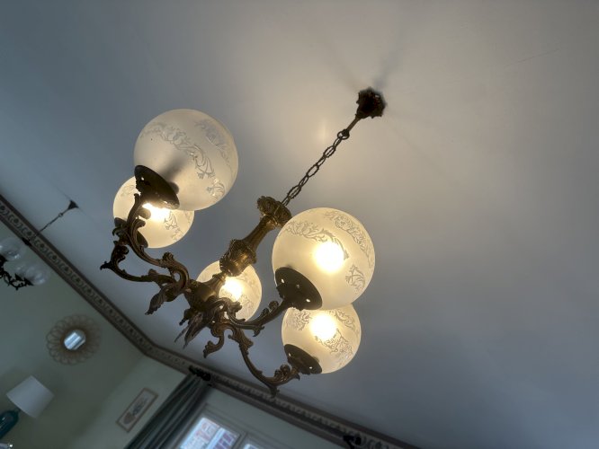Lustre ancien à 5 feux, style Napoléon III / Second Empire, datant de la fin du XIXᵉ siècle.