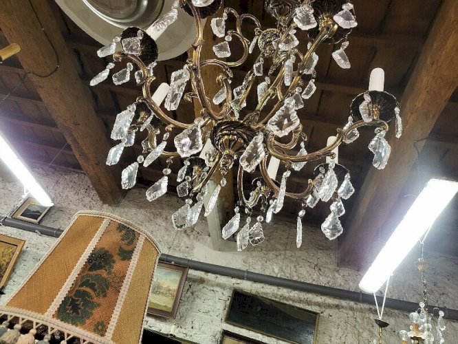 LUSTRE BRONZE ET PAMPILLES 8 AMPOULES N°5