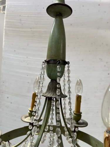 Lustre de style Empire a pampilles et tôle patinée XX siècle